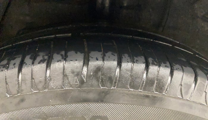 2016 Hyundai Xcent S 1.2, Petrol, Manual, 77,541 km, Right Rear Tyre Tread