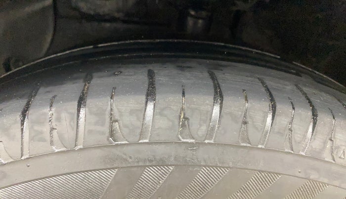 2016 Hyundai Xcent S 1.2, Petrol, Manual, 77,541 km, Left Front Tyre Tread