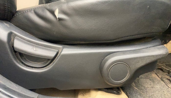 2016 Hyundai Xcent S 1.2, Petrol, Manual, 77,541 km, Driver Side Adjustment Panel