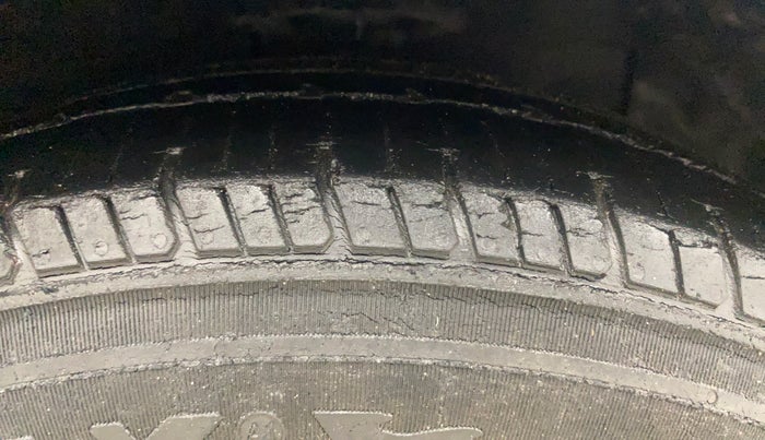 2016 Hyundai Xcent S 1.2, Petrol, Manual, 77,541 km, Right Front Tyre Tread