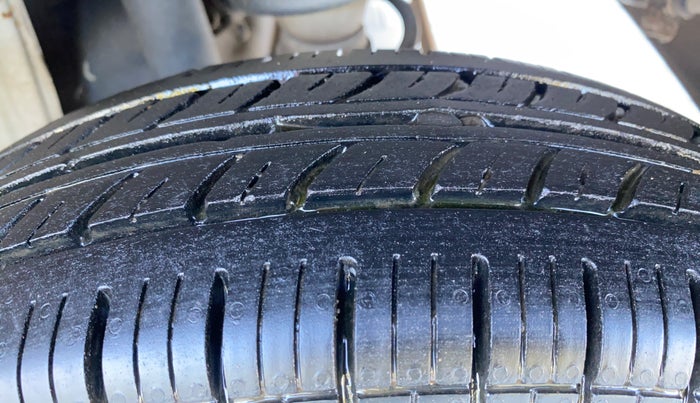 2018 Maruti Alto 800 LXI, Petrol, Manual, 54,561 km, Left Rear Tyre Tread