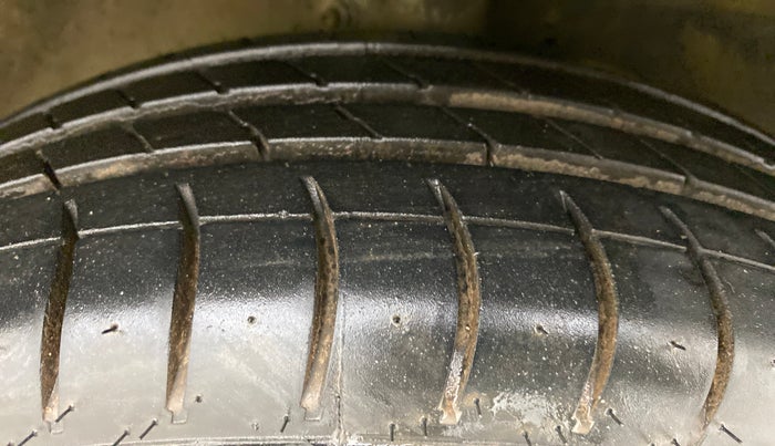 2016 Maruti Celerio ZXI OPT, Petrol, Manual, 52,500 km, Right Front Tyre Tread