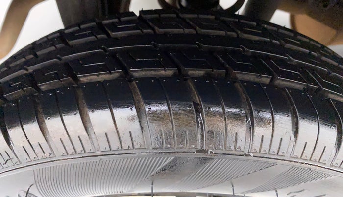 2016 Maruti Alto 800 LXI, Petrol, Manual, 23,562 km, Right Rear Tyre Tread