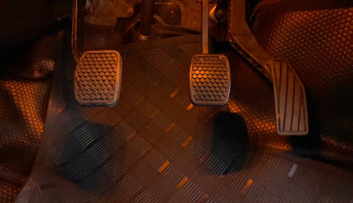 2016 Maruti Alto 800 LXI, Petrol, Manual, 23,562 km, Pedals