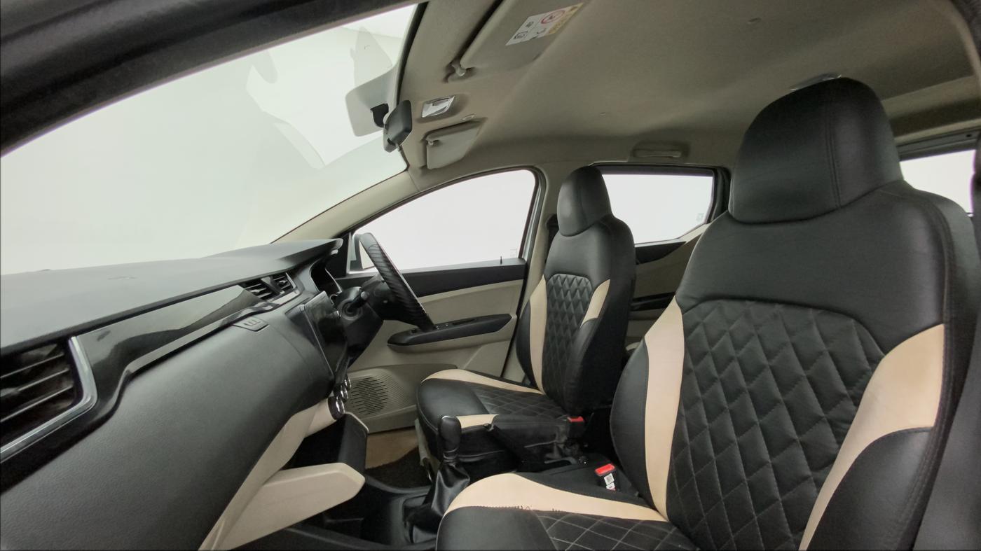 2021 Renault TRIBER RXT AMT, Petrol, Automatic, 36,985 km, Right Side Front Door Cabin