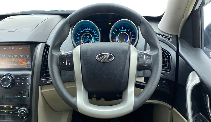 2017 Mahindra XUV500 W6, Diesel, Manual, 55,540 km, Steering Wheel Close Up