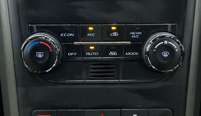 2017 Mahindra XUV500 W6, Diesel, Manual, 55,540 km, Automatic Climate Control