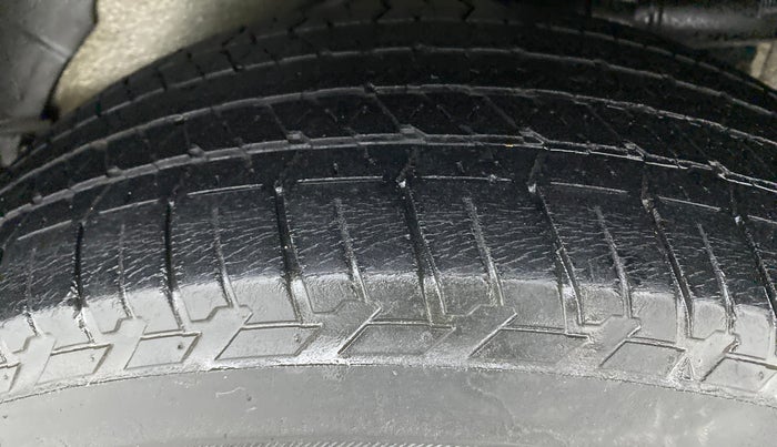 2017 Mahindra XUV500 W6, Diesel, Manual, 55,540 km, Left Rear Tyre Tread