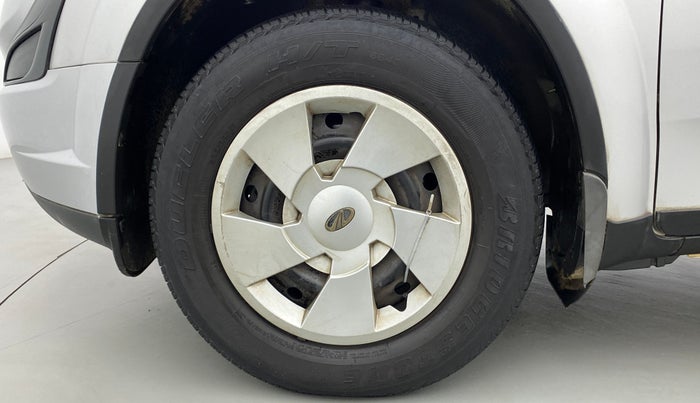2017 Mahindra XUV500 W6, Diesel, Manual, 55,540 km, Left Front Wheel