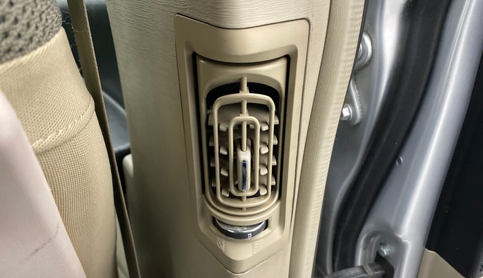 2017 Mahindra XUV500 W6, Diesel, Manual, 55,540 km, Rear AC Vents