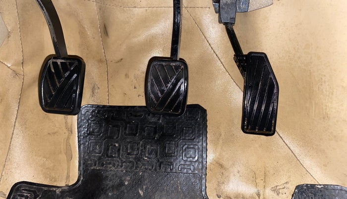 2020 Maruti Ertiga VXI CNG, CNG, Manual, 57,271 km, Pedals