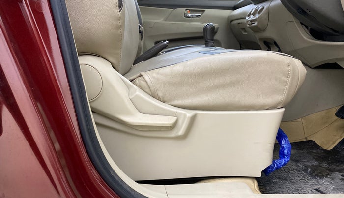 2020 Maruti Ertiga VXI CNG, CNG, Manual, 57,271 km, Driver Side Adjustment Panel