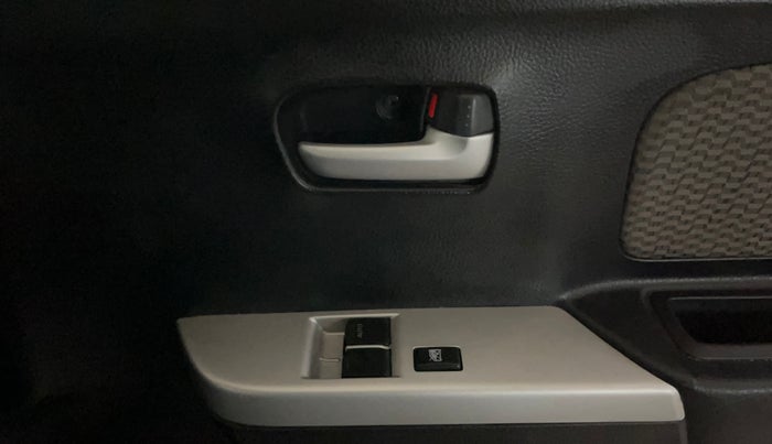 2014 Maruti Wagon R 1.0 LXI, Petrol, Manual, 51,753 km, Driver Side Door Panels Control