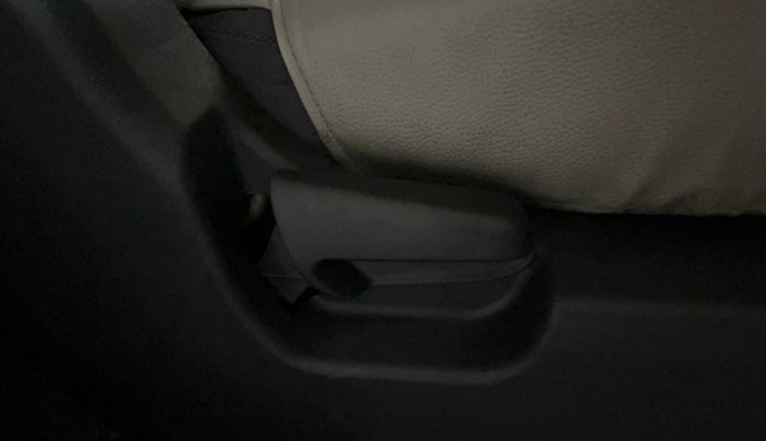 2014 Maruti Wagon R 1.0 LXI, Petrol, Manual, 51,753 km, Driver Side Adjustment Panel