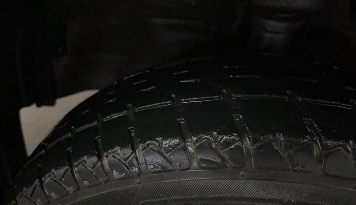 2014 Maruti Wagon R 1.0 LXI, Petrol, Manual, 51,753 km, Left Front Tyre Tread
