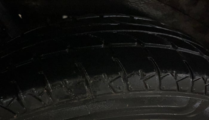 2014 Maruti Wagon R 1.0 LXI, Petrol, Manual, 51,753 km, Right Rear Tyre Tread