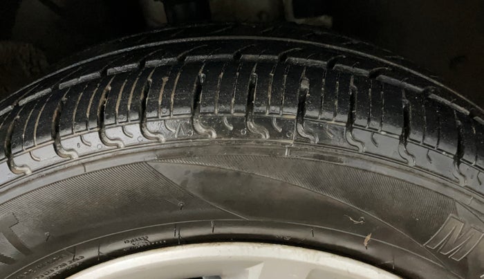 2022 Renault Kwid RXT 1.0 AMT, Petrol, Automatic, 78,922 km, Right Front Tyre Tread