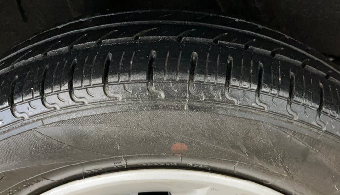 2022 Renault Kwid RXT 1.0 AMT, Petrol, Automatic, 78,922 km, Right Rear Tyre Tread
