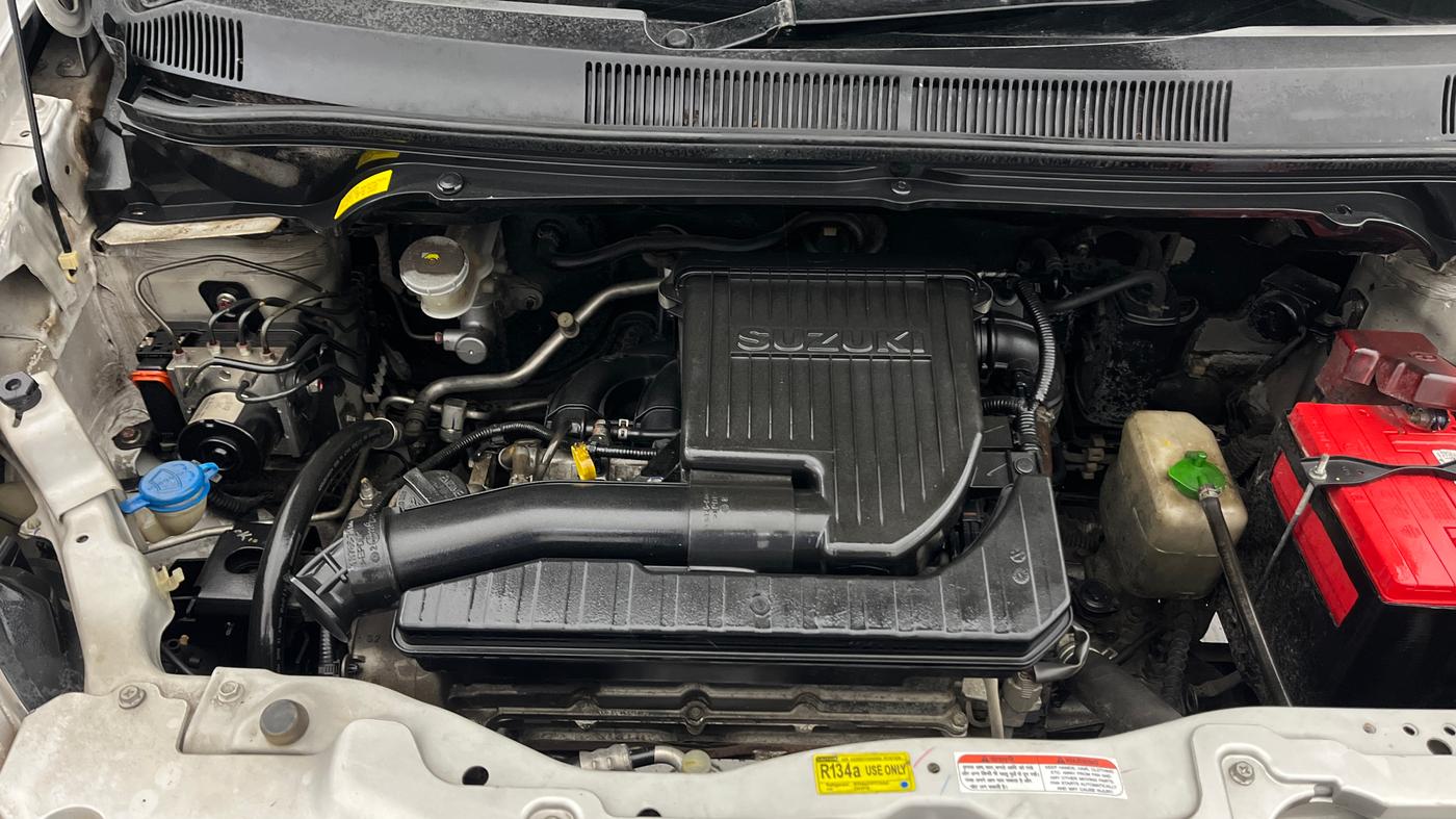 2013 Maruti Ritz ZXI, Petrol, Manual, 27,094 km, Engine View - Right