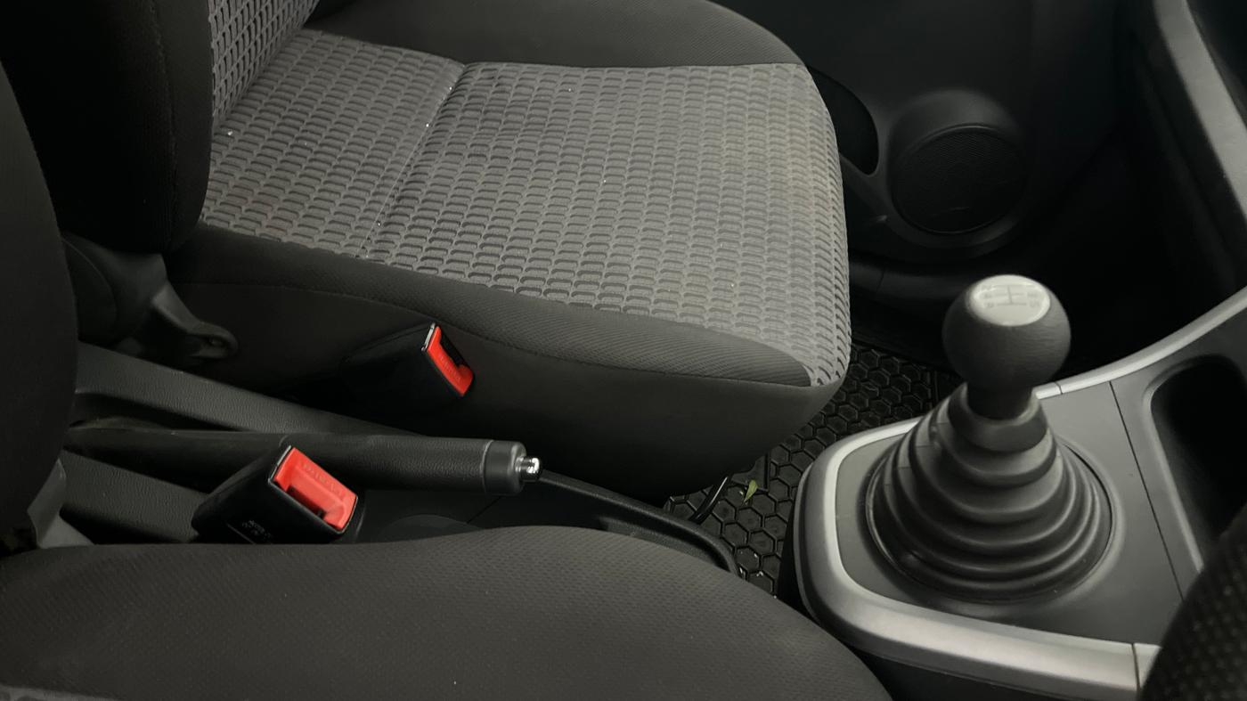 2013 Maruti Ritz ZXI, Petrol, Manual, 27,094 km, Gear Lever