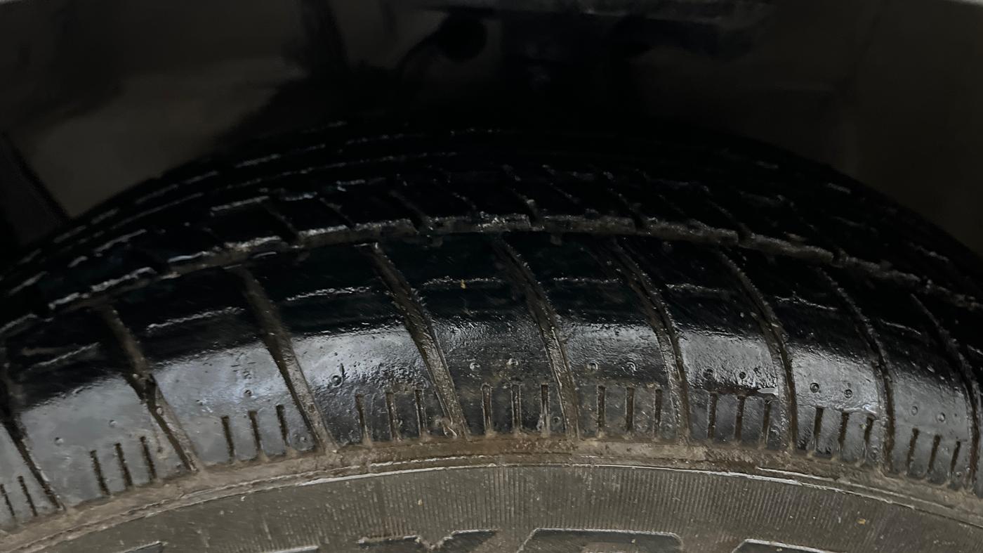 2013 Maruti Ritz ZXI, Petrol, Manual, 27,094 km, Left Front Tyre Tread