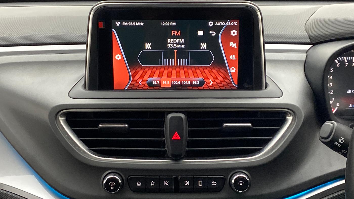 2020 Tata ALTROZ XZ 1.2, Petrol, Manual, 20,302 km, Infotainment System