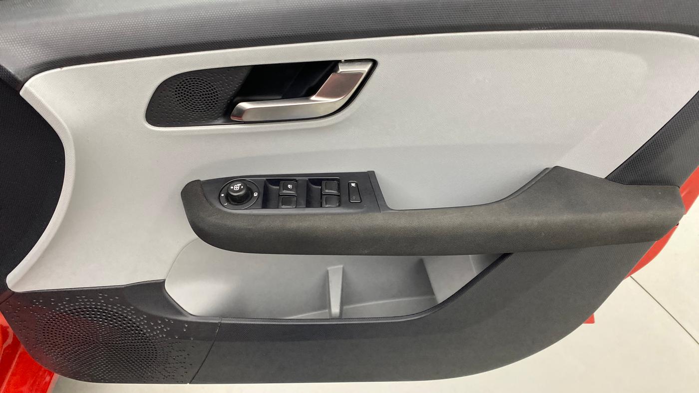 2020 Tata ALTROZ XZ 1.2, Petrol, Manual, 20,302 km, Driver Side Door Panels Control