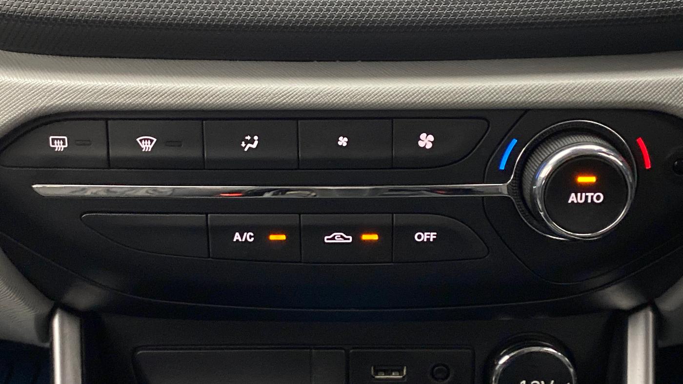 2020 Tata ALTROZ XZ 1.2, Petrol, Manual, 20,302 km, Automatic Climate Control