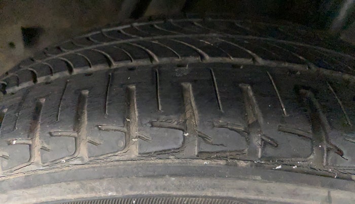 2018 Honda Jazz 1.2 V MT, Petrol, Manual, 19,242 km, Right Front Tyre Tread