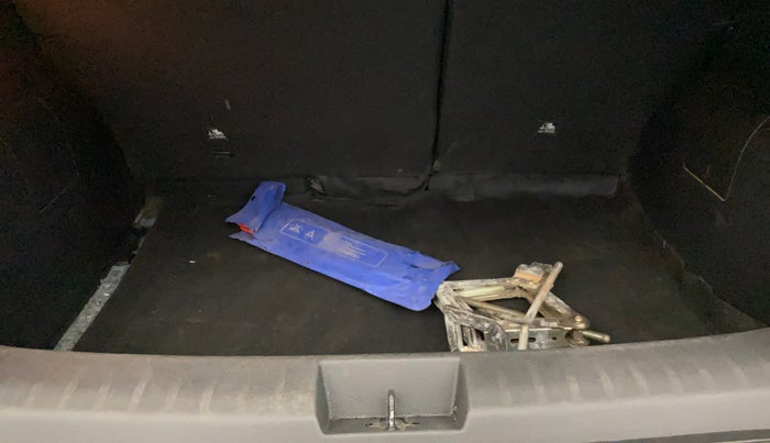 2023 Nissan MAGNITE XV MT, Petrol, Manual, 25,899 km, Boot Inside