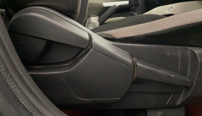 2023 Nissan MAGNITE XV MT, Petrol, Manual, 25,899 km, Driver Side Adjustment Panel