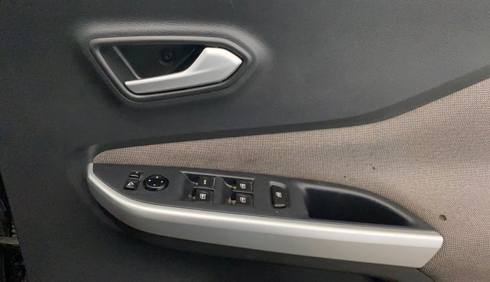 2023 Nissan MAGNITE XV MT, Petrol, Manual, 25,899 km, Driver Side Door Panels Control