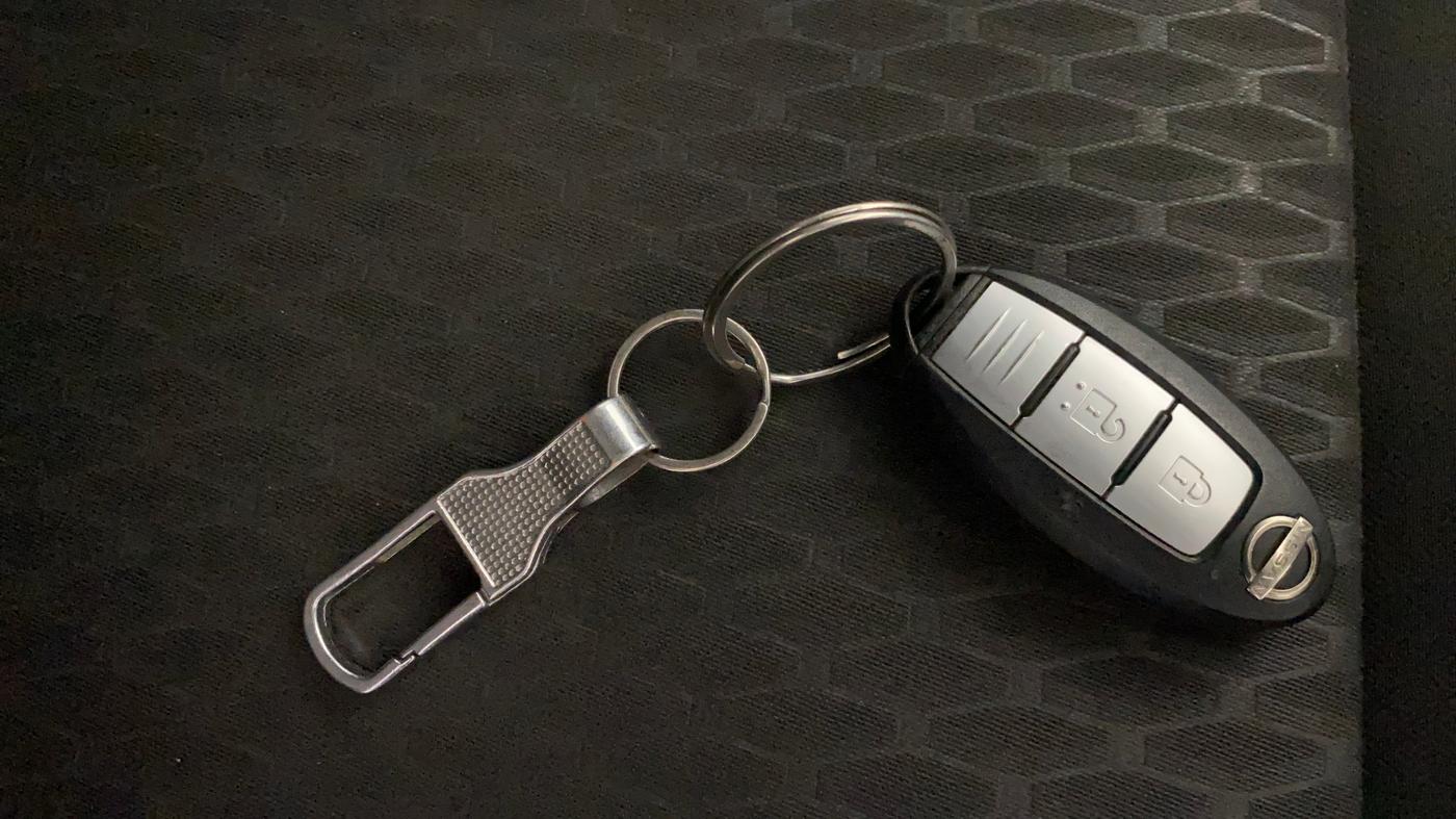 2023 Nissan MAGNITE XV MT, Petrol, Manual, 25,899 km, Key Close Up