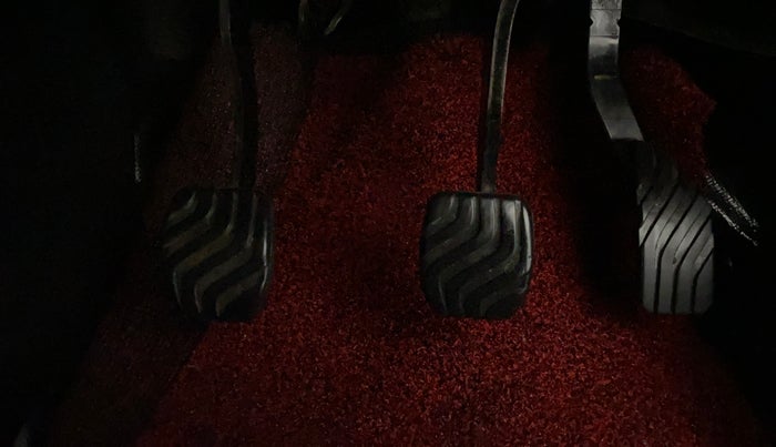 2023 Nissan MAGNITE XV MT, Petrol, Manual, 25,899 km, Pedals