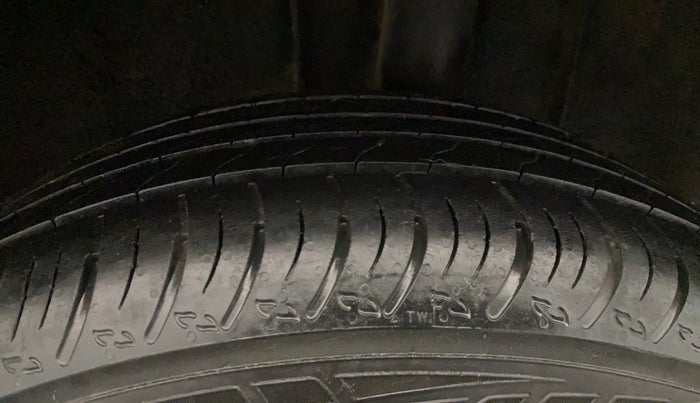 2023 Nissan MAGNITE XV MT, Petrol, Manual, 25,899 km, Left Rear Tyre Tread