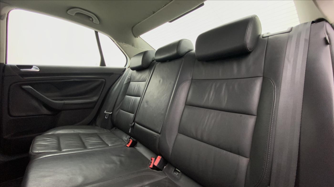 2010 Volkswagen Jetta COMFORTLINE 2.0L TDI, Diesel, Manual, 70,642 km, Right Side Rear Door Cabin