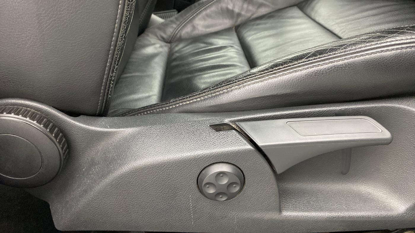 2010 Volkswagen Jetta COMFORTLINE 2.0L TDI, Diesel, Manual, 70,642 km, Driver Side Adjustment Panel
