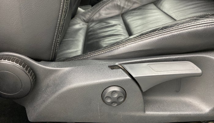 2010 Volkswagen Jetta COMFORTLINE 2.0L TDI, Diesel, Manual, 70,642 km, Driver Side Adjustment Panel