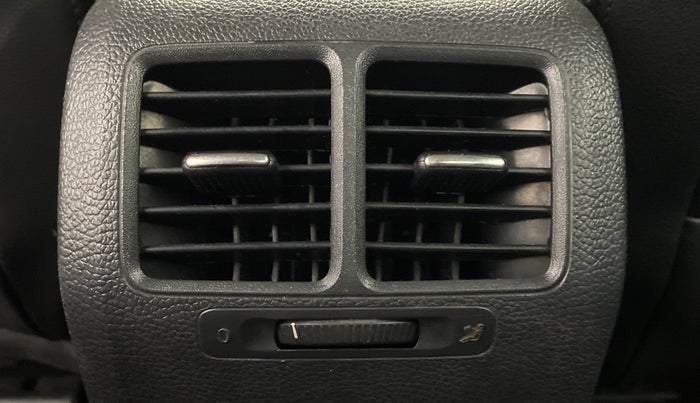 2010 Volkswagen Jetta COMFORTLINE 2.0L TDI, Diesel, Manual, 70,642 km, Rear AC Vents