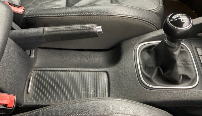 2010 Volkswagen Jetta COMFORTLINE 2.0L TDI, Diesel, Manual, 70,642 km, Gear Lever