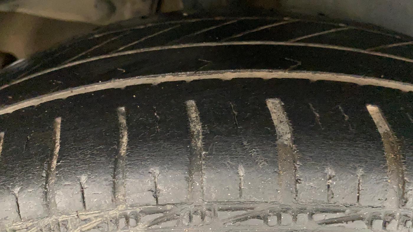 2013 Maruti Swift Dzire VXI, Petrol, Manual, 75,281 km, Right Rear Tyre Tread