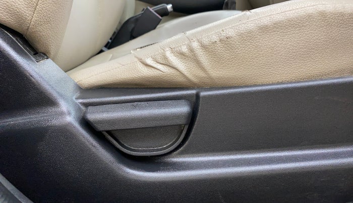 2012 Hyundai i20 MAGNA 1.2, Petrol, Manual, 59,306 km, Driver Side Adjustment Panel