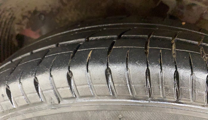 2012 Hyundai i20 MAGNA 1.2, Petrol, Manual, 59,306 km, Left Front Tyre Tread