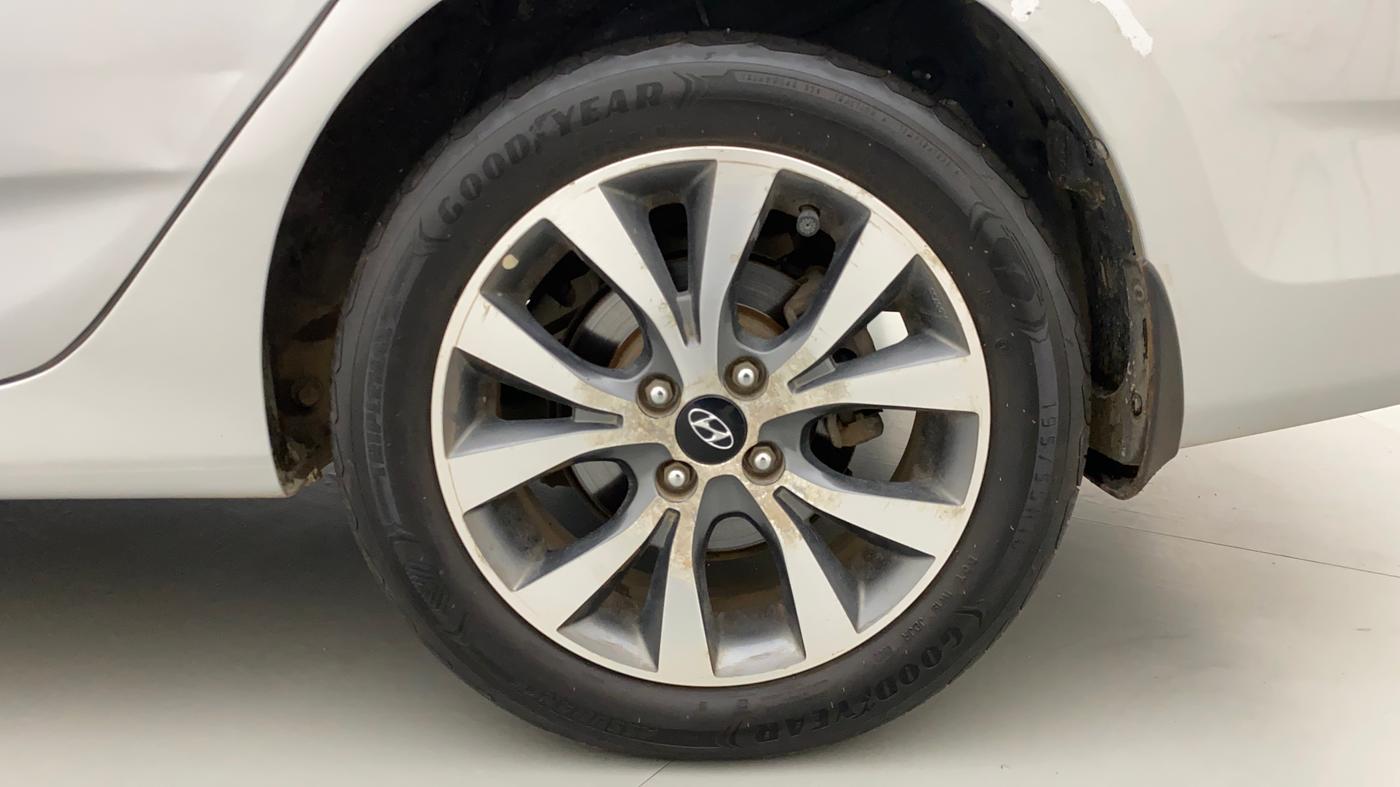 2014 Hyundai Verna FLUIDIC 1.6 VTVT SX, Petrol, Manual, 46,423 km, Left Rear Wheel