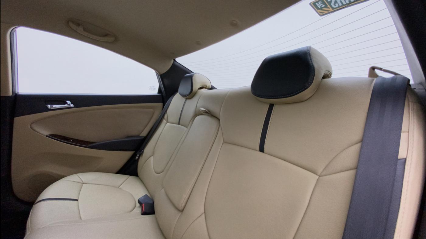 2014 Hyundai Verna FLUIDIC 1.6 VTVT SX, Petrol, Manual, 46,423 km, Right Side Rear Door Cabin