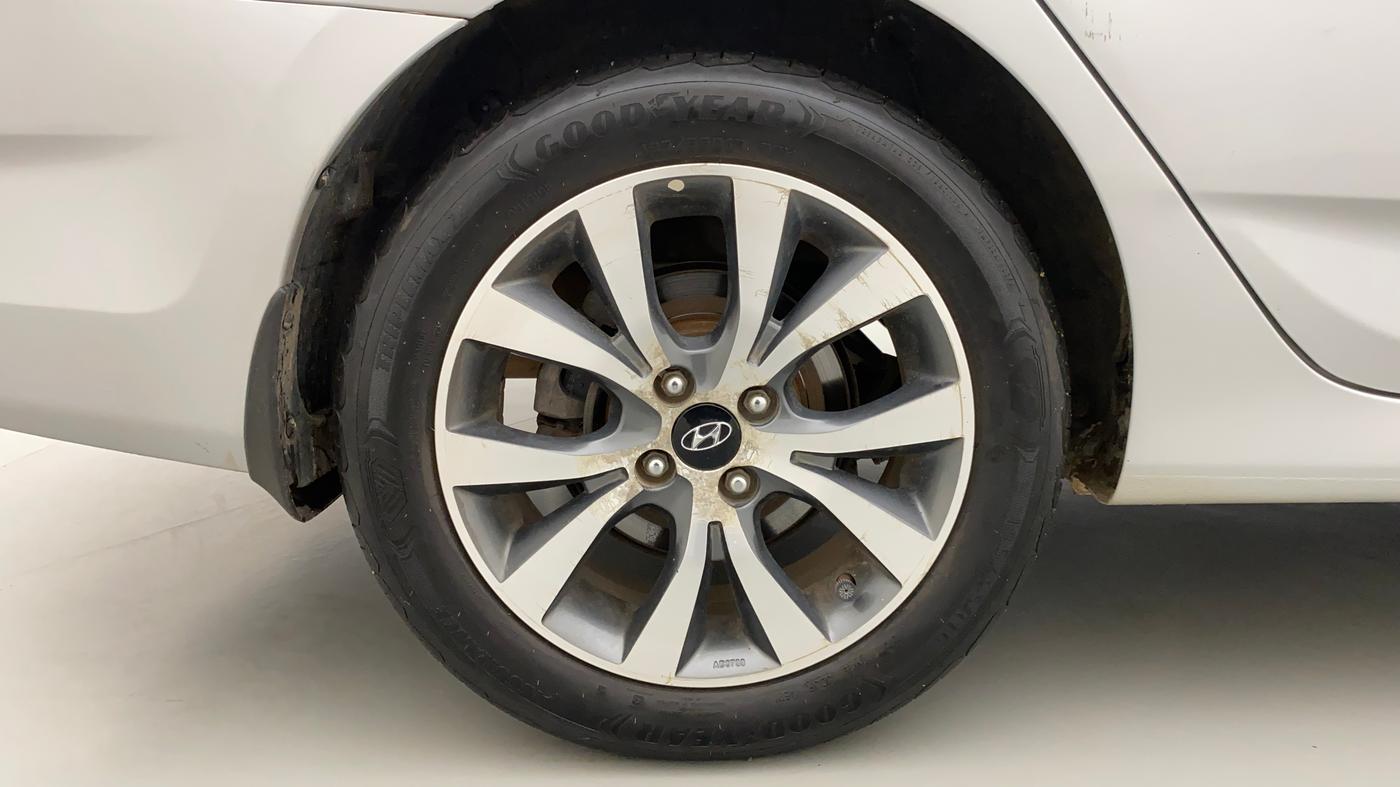 2014 Hyundai Verna FLUIDIC 1.6 VTVT SX, Petrol, Manual, 46,423 km, Right Rear Wheel