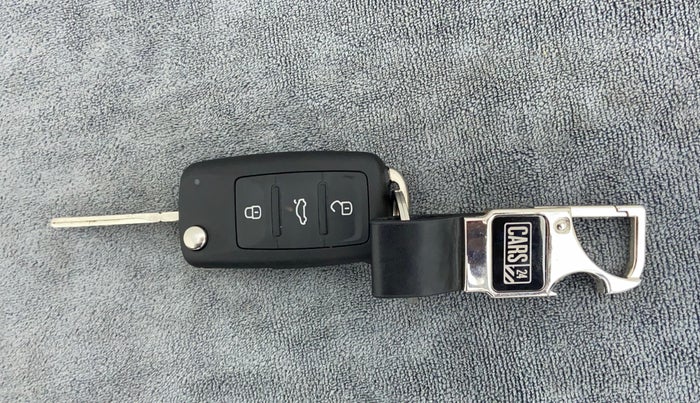 2018 Volkswagen Vento COMFORTLINE 1.6, Petrol, Manual, 39,714 km, Key Close Up