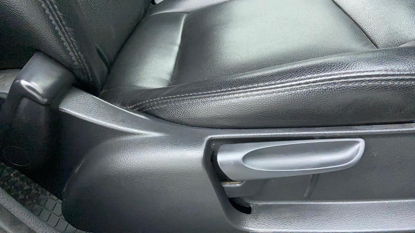 2018 Volkswagen Vento COMFORTLINE 1.6, Petrol, Manual, 39,714 km, Driver Side Adjustment Panel