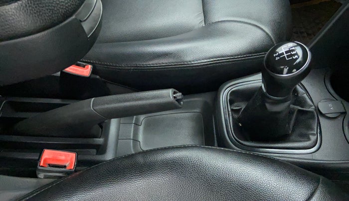 2018 Volkswagen Vento COMFORTLINE 1.6, Petrol, Manual, 39,714 km, Gear Lever