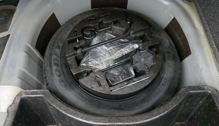 2018 Volkswagen Vento COMFORTLINE 1.6, Petrol, Manual, 39,714 km, Spare Tyre